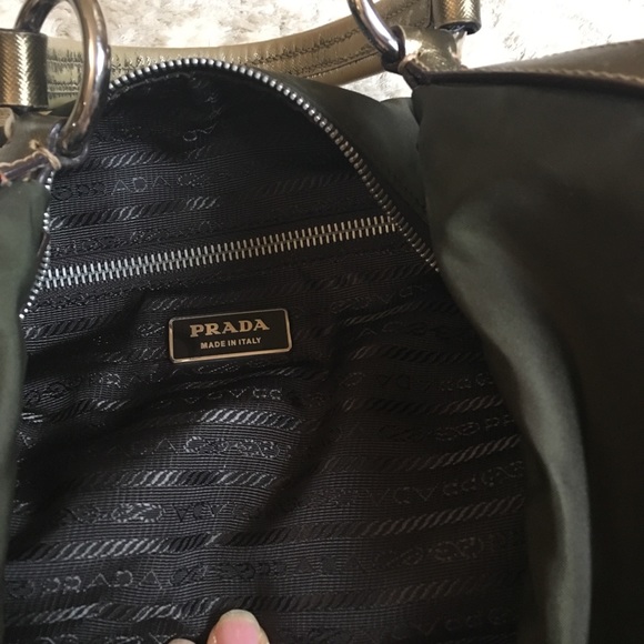 - Authentic beautiful Prada shoulder bag - Picture 8 of 8